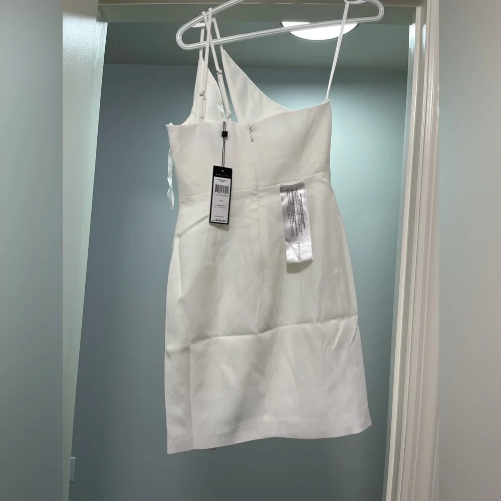 BCBG MaxAzria white asymmetrical cocktail dress - Picture 2 of 7